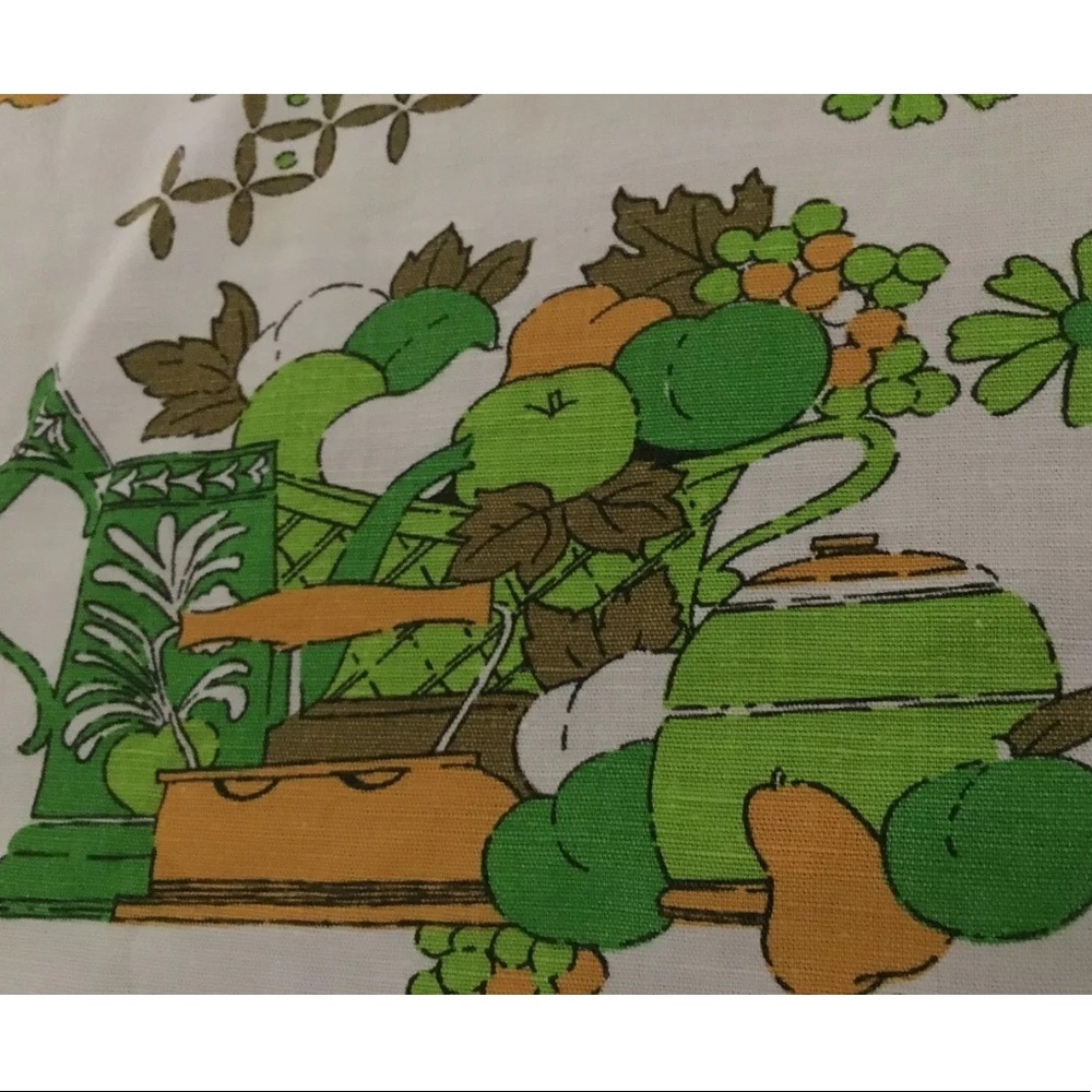 Vintage White Green 60's Kitchen TABLECLOTH